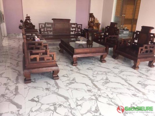 Hình ảnh Gạch 80x80 đá đồng chất bóng kiếng trắng vân xám nhũ vàng ánh kim