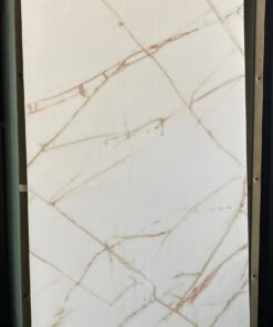 Mẫu gạch đá mờ 60×120 trắng vân kẻ vàng nổi bật đẳng cấp