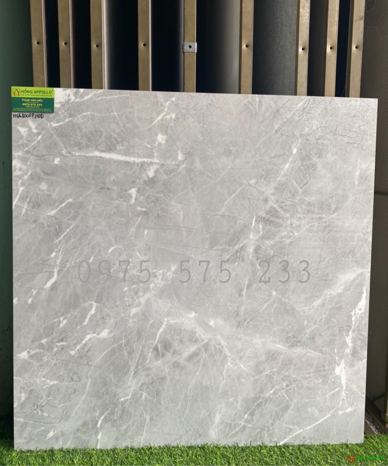 Gạch bóng kính 80×80 màu xám ấn độ lót nền