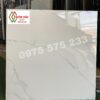 Gạch lát nền 80×80 trắng vân khói loại 1 bóng kính giá rẻ
