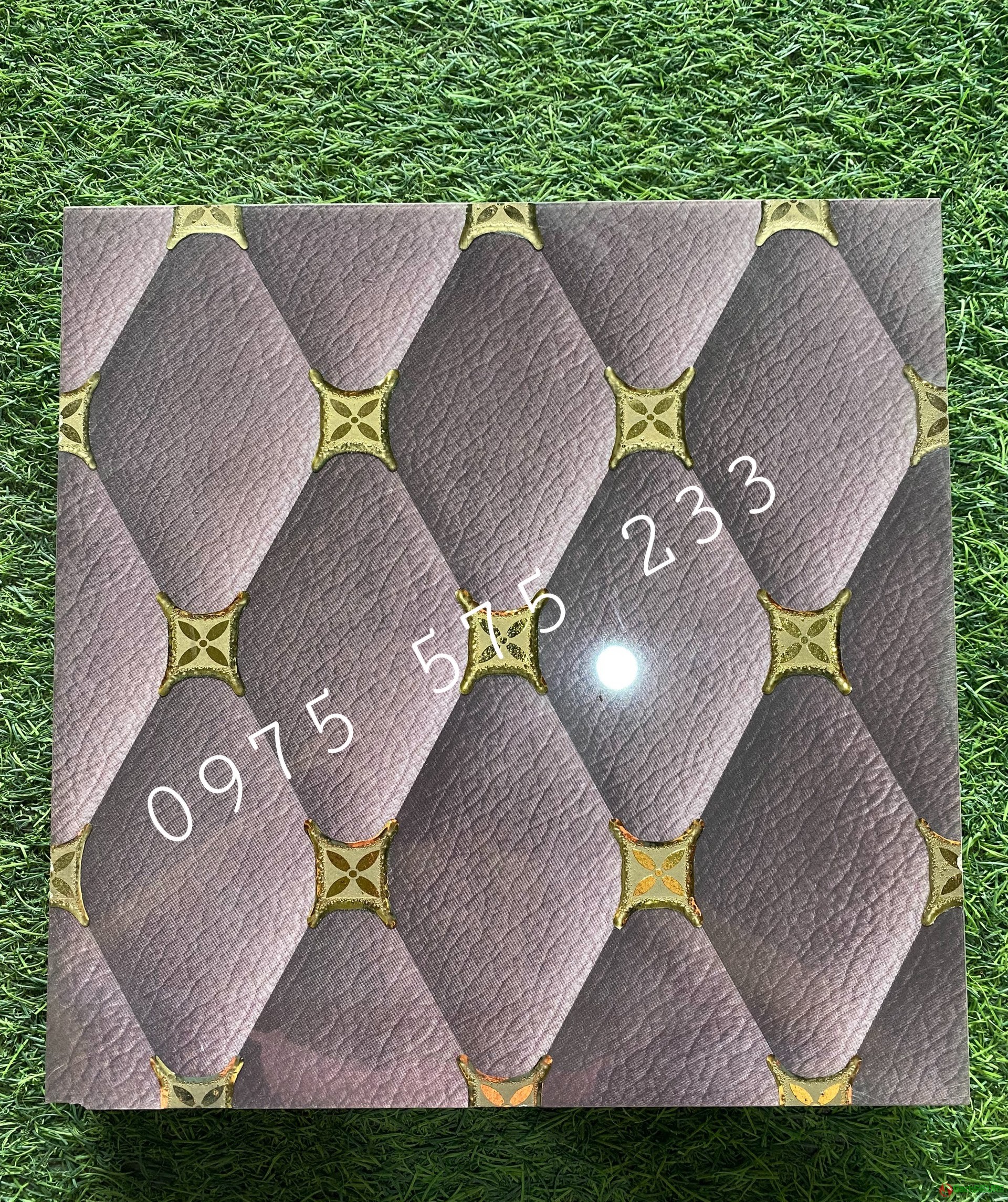 Gạch 30×30 nhũ vàng điểm trang trí đẹp giá tốt