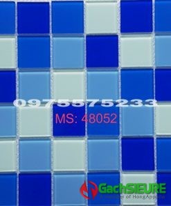 Gạch bể bơi 30×30 thủy tinh mosaic chíp to hd