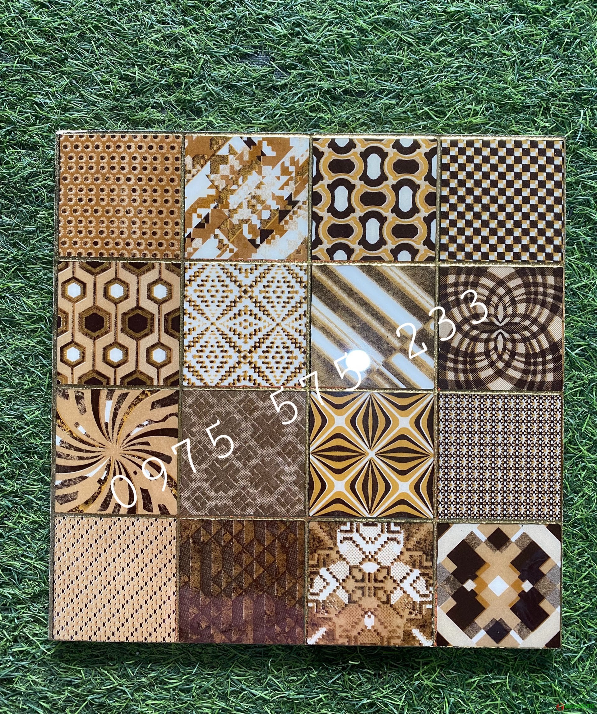 Gạch trang trí nhũ vàng 30×30 nhiều mẫu đẹp