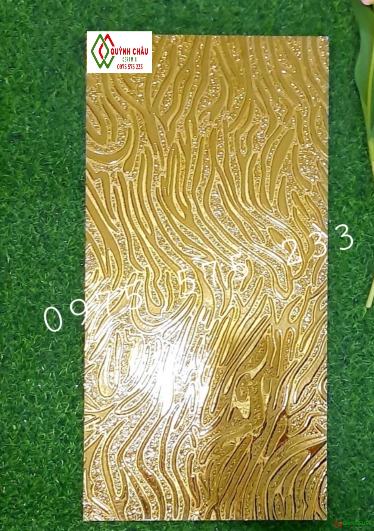 Gạch nhũ vàng 30x60 ốp tiệm vàng đẹp pt