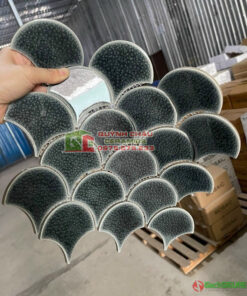 Gạch mosaic vảy cá màu xanh rêu men rạn