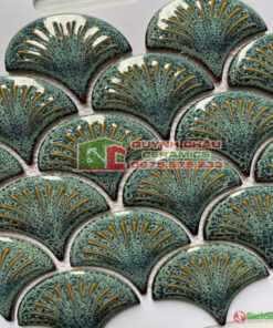 Gạch mosaic vảy cá xanh rêu hiệu ứng lổi lên
