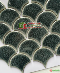 Gạch vảy cá mosaic men rạn