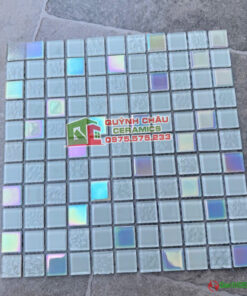 Gạch mosaic 25×25 thủy tinh màu trắng bạc
