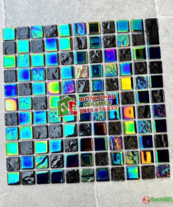 Gạch mosaic thủy tinh chip 25×25 màu đen óng ánh