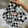 Gạch mosaic thủy tinh màu đen trắng trang trí