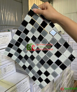 Gạch mosaic thủy tinh màu đen trắng trang trí
