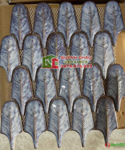 Gạch mosaic vỉ hình lông vũ màu tím bề mặt bóng