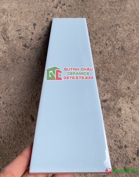 Gạch thẻ 75x300 bóng màu xanh ngọc nhạt mặt phẳng