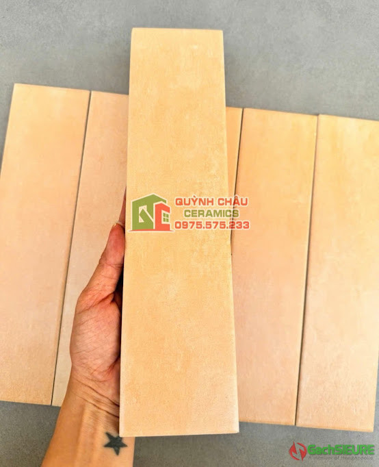 Gạch thẻ 75x300 màu vàng gốm cổ điển