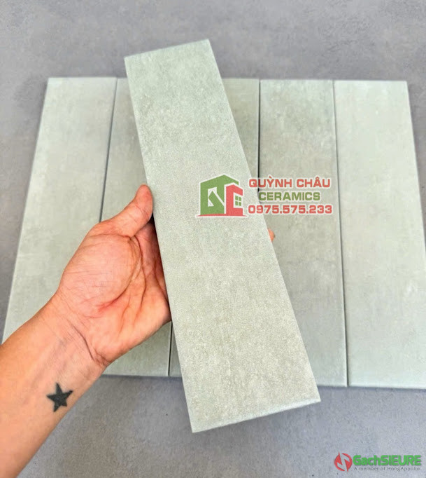 Gạch thẻ giả cổ 75x300 màu xanh xám nhạt hiệu ứng