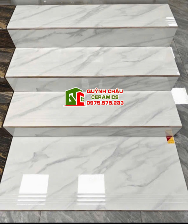 Mẫu cầu thang màu trắng vân mây xám