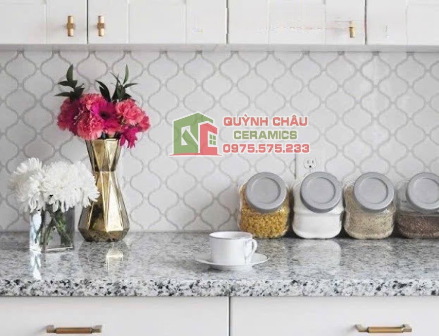 Mẫu mosaic hình lồng đèn ốp phòng bếp