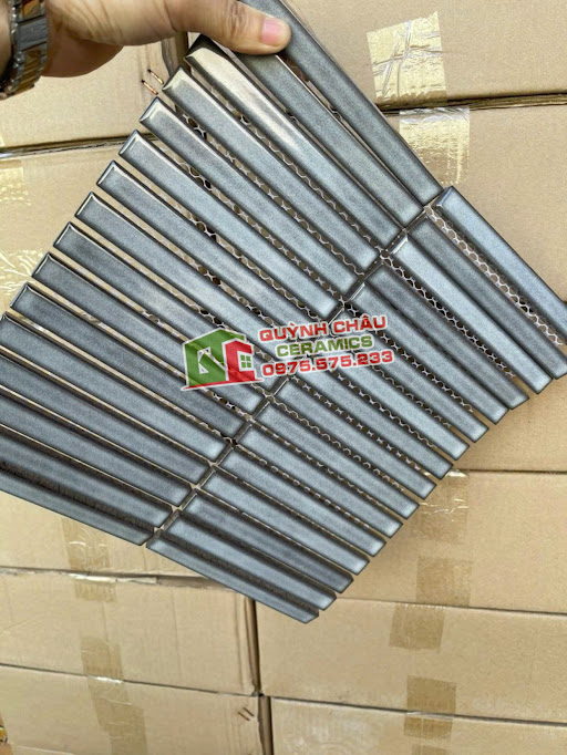 Mẫu gạch mosaic que đũa xám men rạn bóng