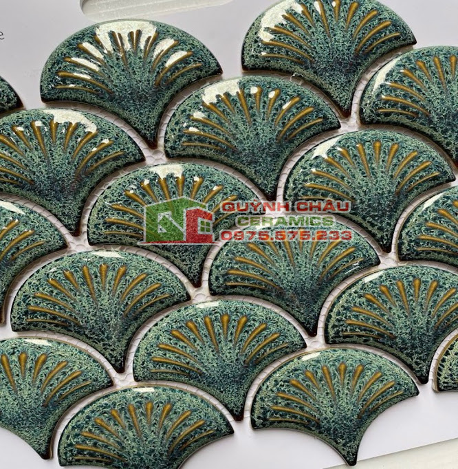 Mẫu gạch vảy cá bề mặt nổi men rạn cao cấp
