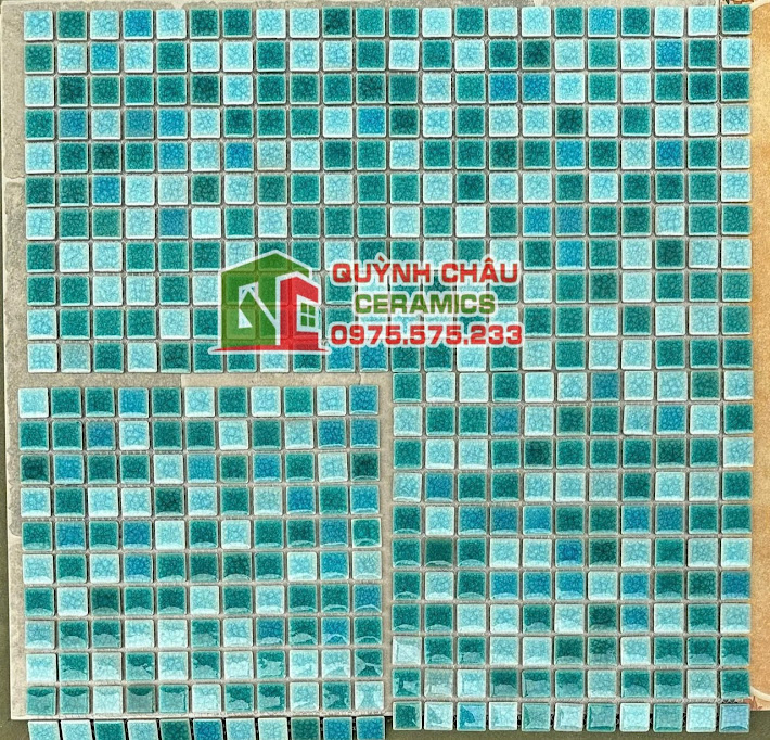 Mẫu gạch mosaic vuông nhỏ màu xanh ốp hồ bơi men rạn 