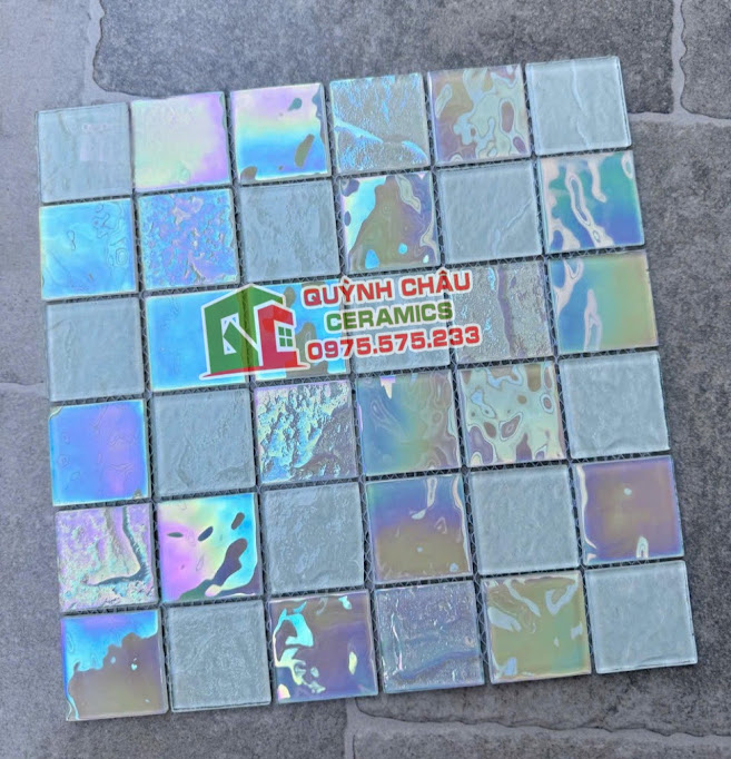 Mẫu gạch mosaic vuông thuỷ tinh màu trắng hồng