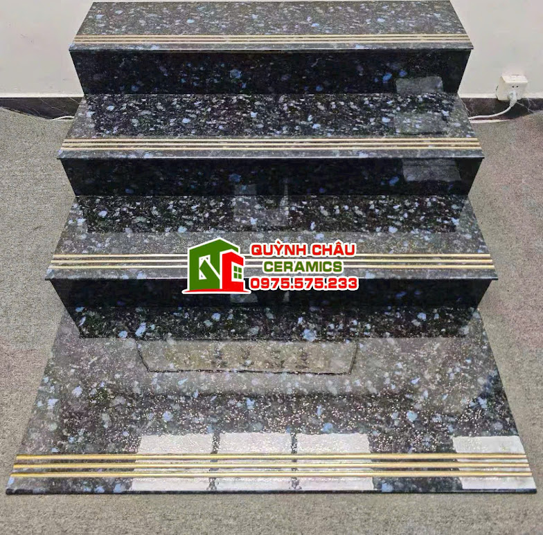 Gạch lát cầu thang 47×120 đá hoa cương xanh đen nhũ vàng Gạch lát cầu thang 47×120 đá hoa cương xanh đen nhũ vàng